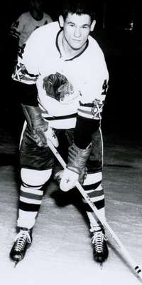 Don Ward, Canadian ice hockey player (Chicago Black Hawks, dies at age 78
